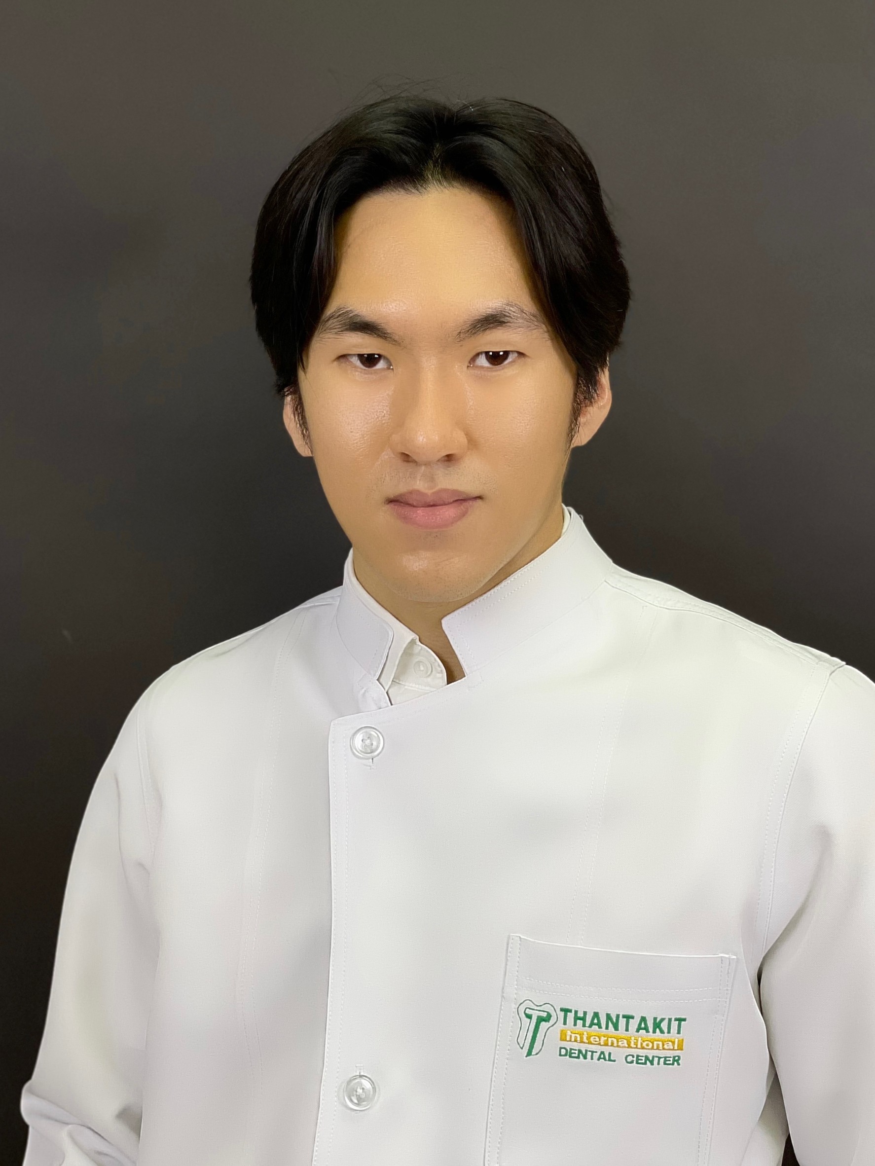 Dr. Apinan Saengow